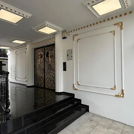 Luxury Skylights *